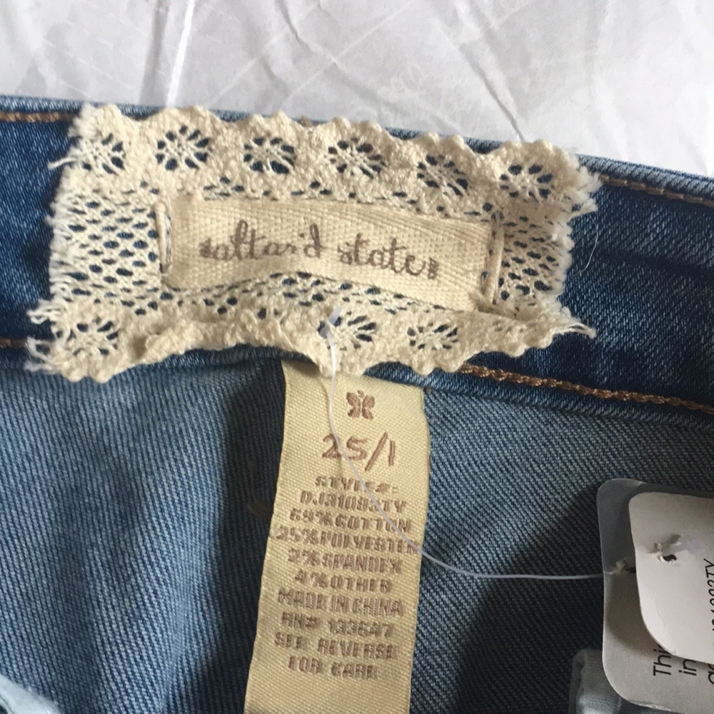Altar’d State Heartland High waisted shorts - Picture 3 of 7